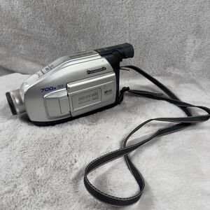 Panasonic Palmcorder PV-L354D VHSC Camcorder 700x Digital Zoom Silver Black
